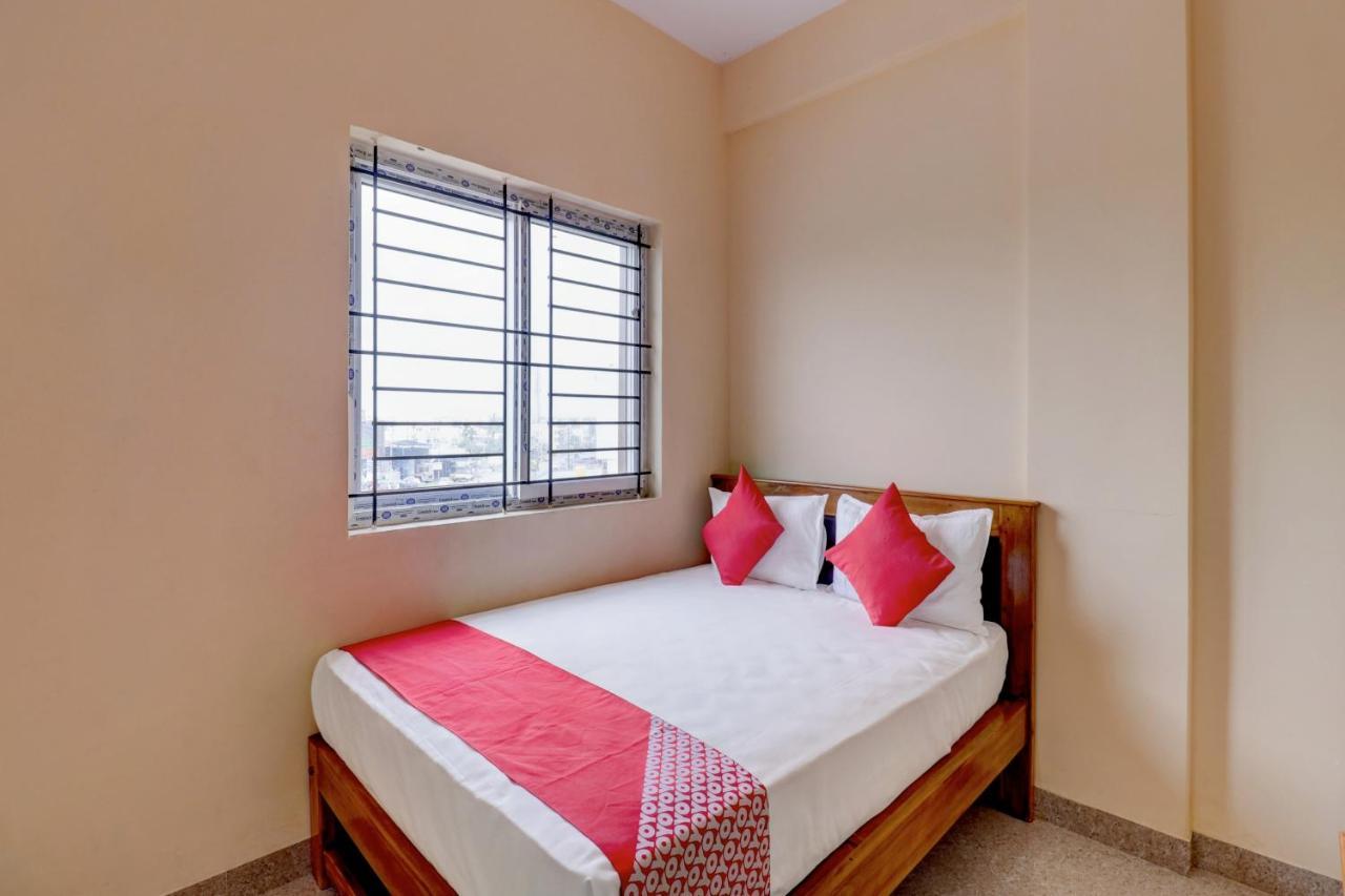 Oyo Flagship Golden Treasury Hotel Bangalore Luaran gambar