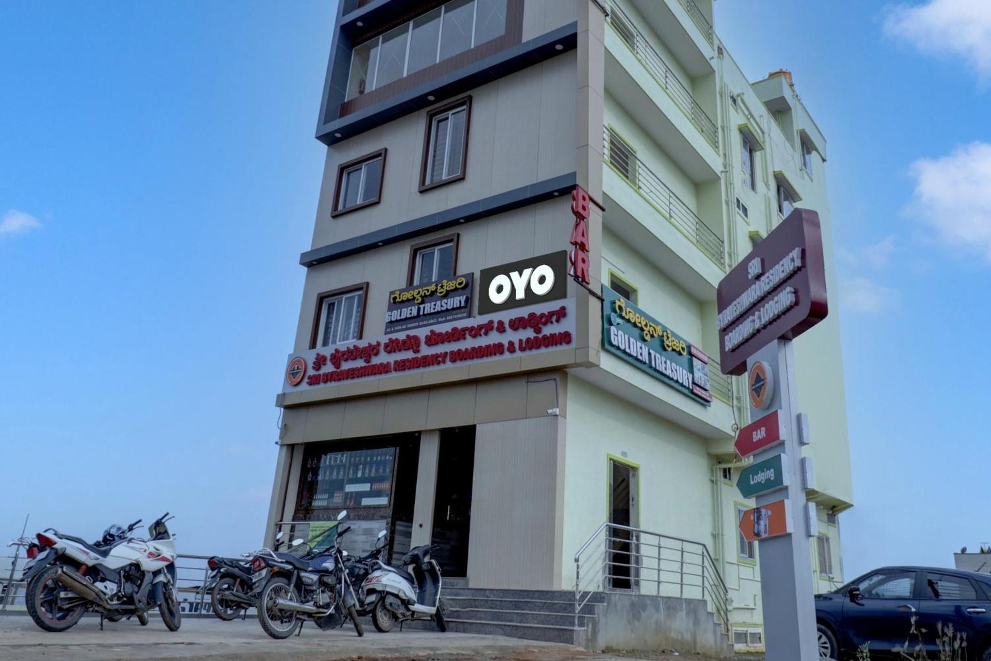 Oyo Flagship Golden Treasury Hotel Bangalore Luaran gambar